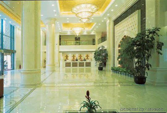 Beijing Xinjiang Mansion Hotel Hajtiencsü Beltér fotó